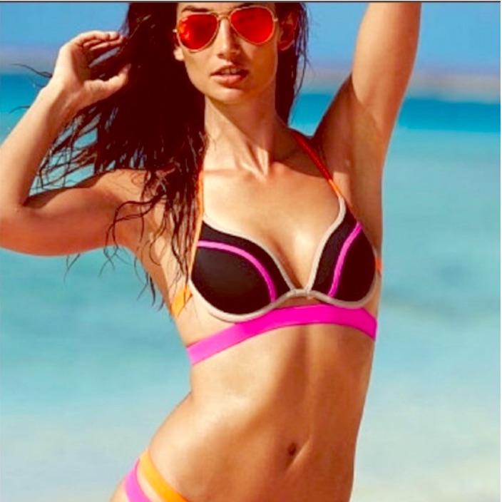 Victoria’s Secret Hottie Halter Bikini Top Nwt 32b